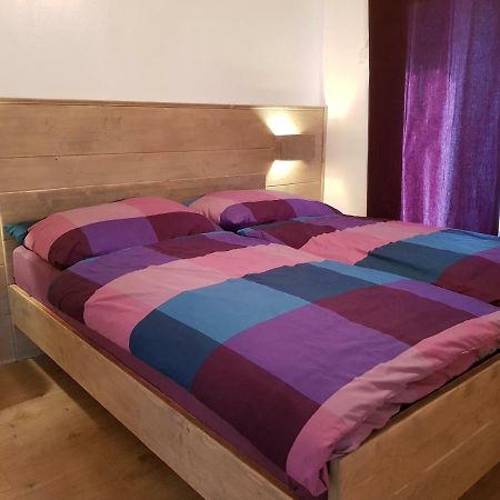 Pension Rosenheim Трефен Екстериор снимка