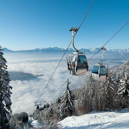 Pension Rosenheim Трефен Екстериор снимка