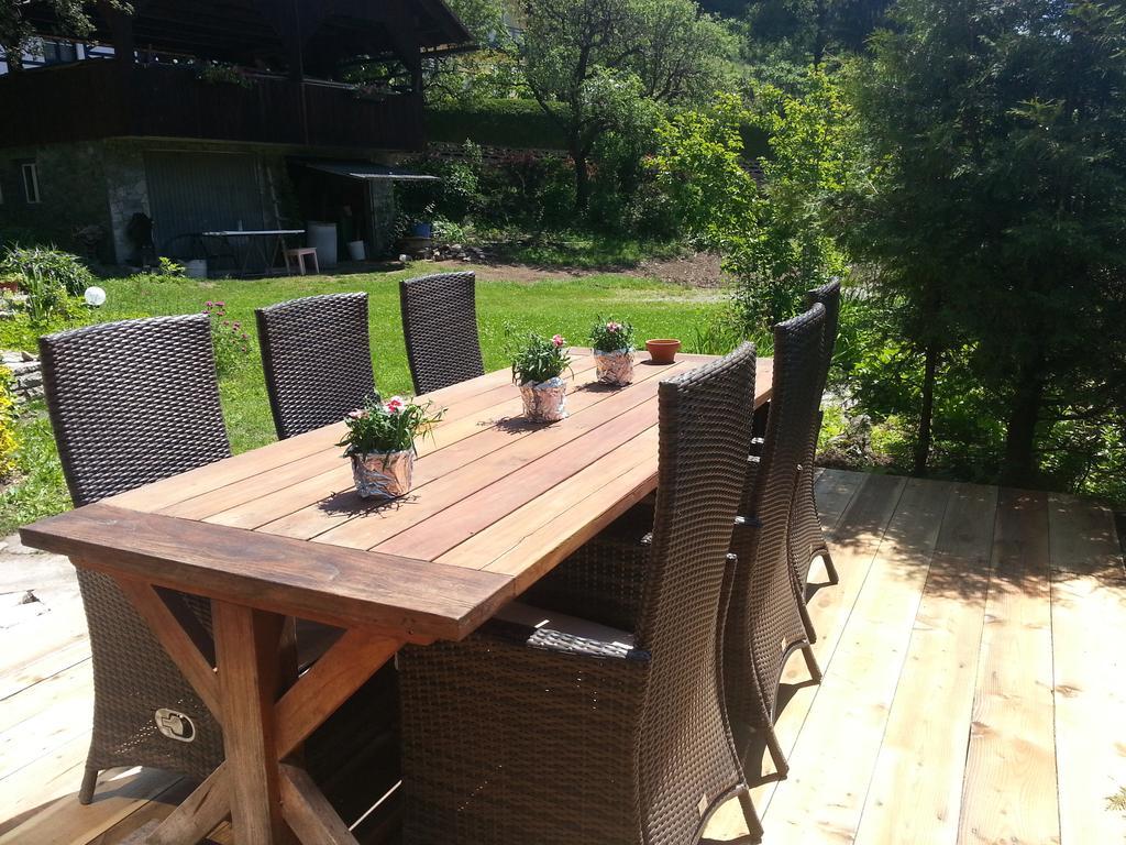 Pension Rosenheim Трефен Екстериор снимка