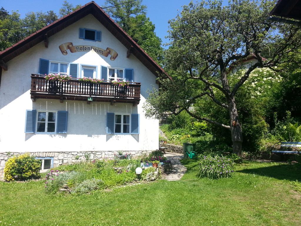Pension Rosenheim Трефен Екстериор снимка
