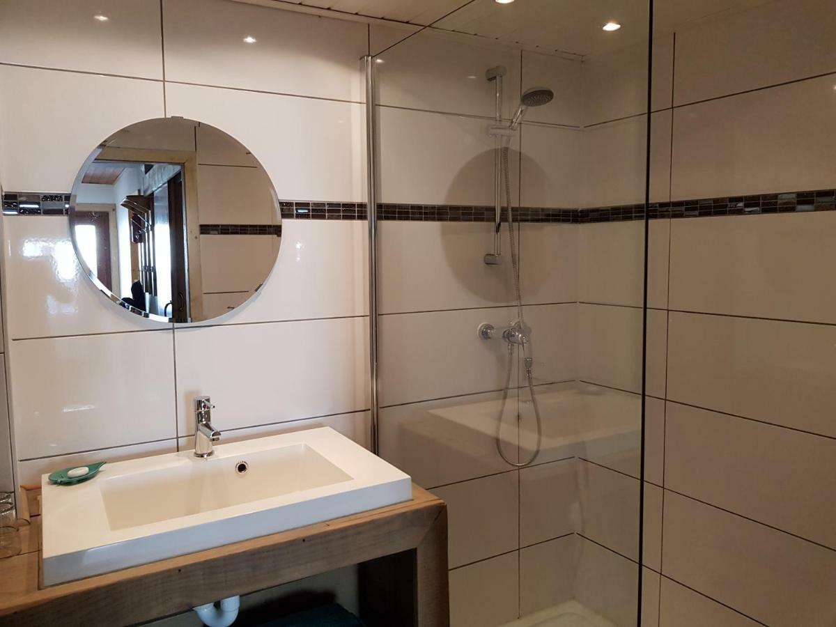 Pension Rosenheim Трефен Екстериор снимка